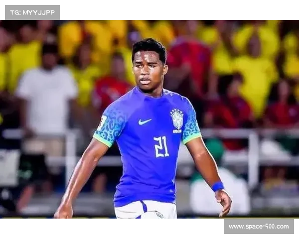 恩德里克破门后致敬大罗，里昂球迷高呼其名场面动人