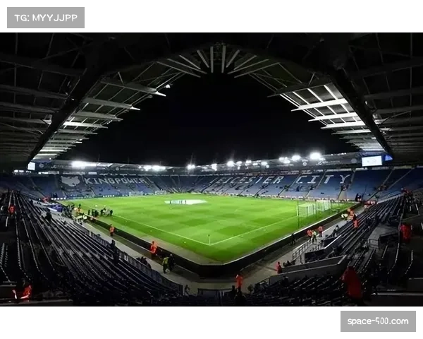 桑普多利亚主场费拉里斯球场启动看台安全改造工程